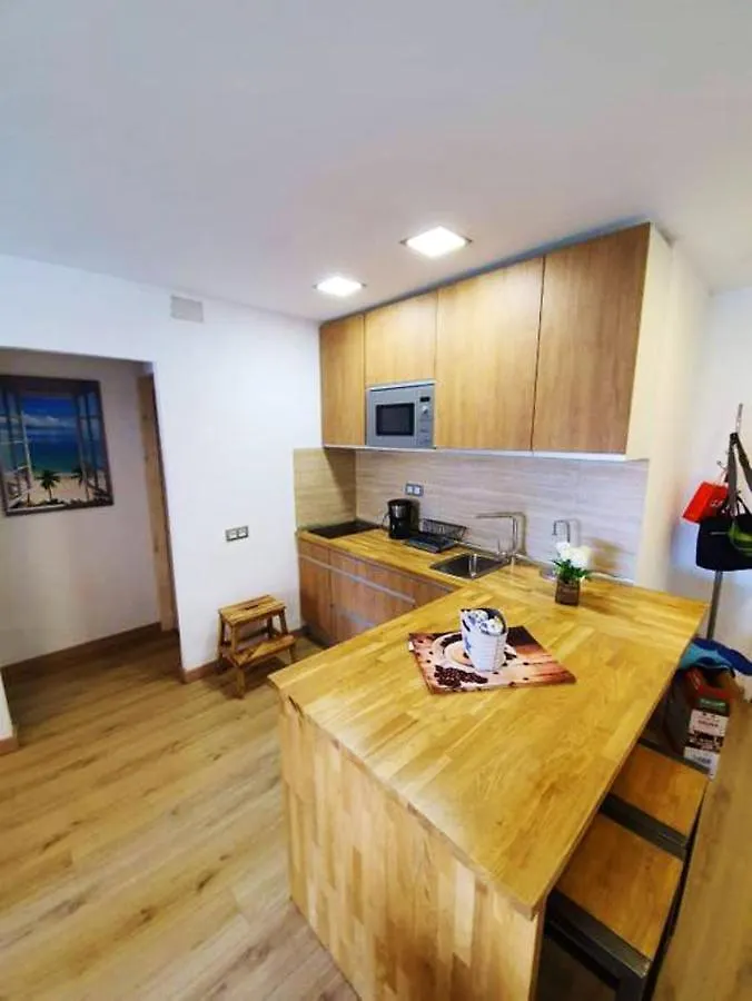 アパート One Bedroom Appartement At Empuriabrava 50 M Away From The Beach With Lake View And Furnished Terrace スペイン